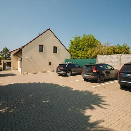 Penzion Sezemice 4* Sezemice